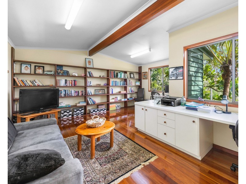 131 College Road, Karana Downs QLD 4306