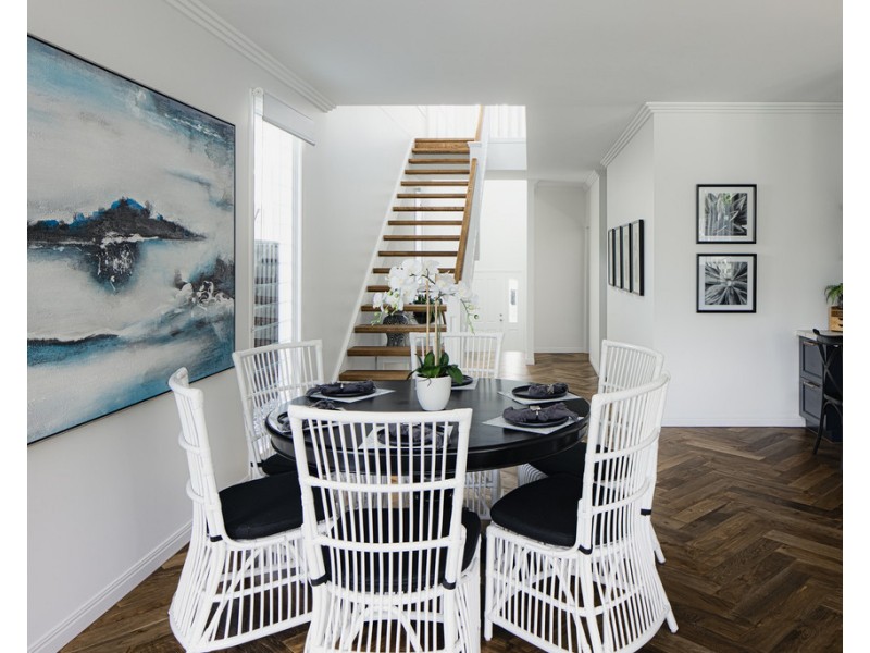 66 Longfellow Street, Norman Park QLD 4170