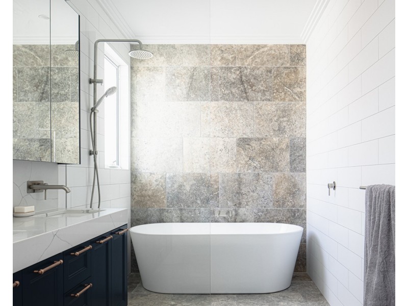 66 Longfellow Street, Norman Park QLD 4170