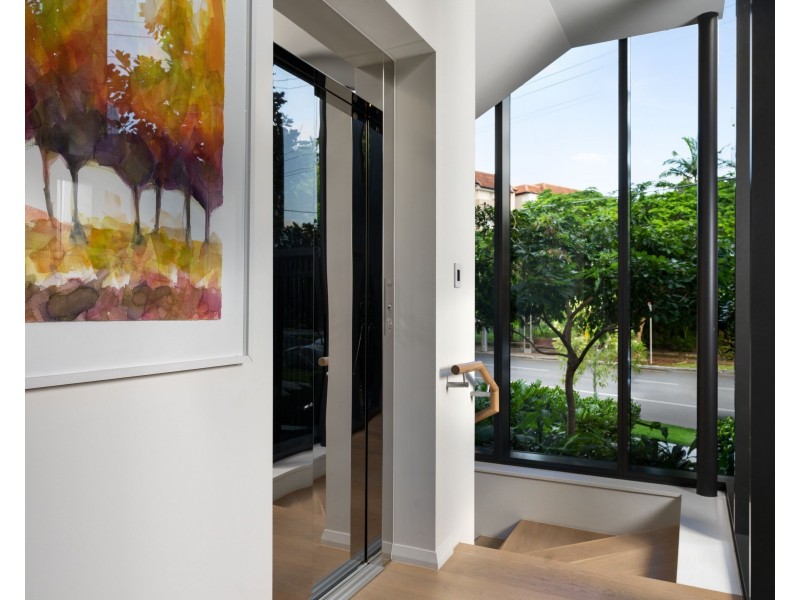 89 Oxlade Drive, New Farm QLD 4005