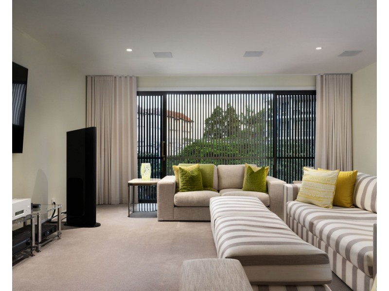 89 Oxlade Drive, New Farm QLD 4005