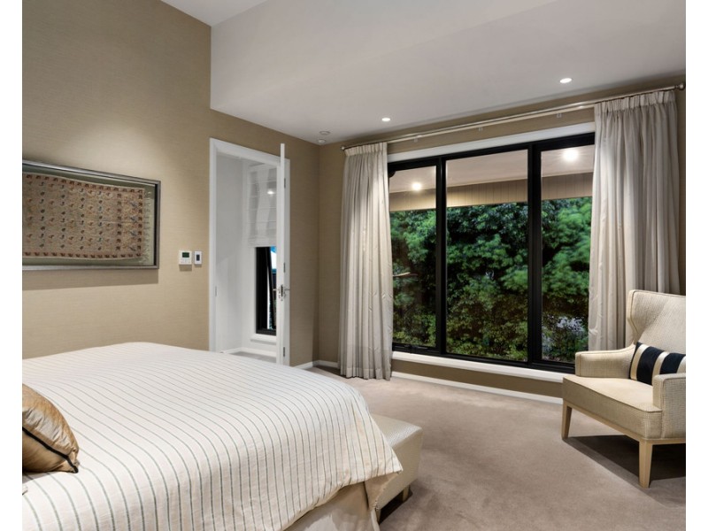 89 Oxlade Drive, New Farm QLD 4005