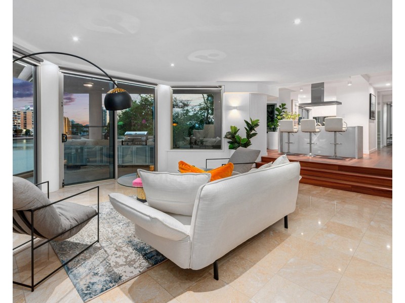16/78 Cairns Street, Kangaroo Point QLD 4169