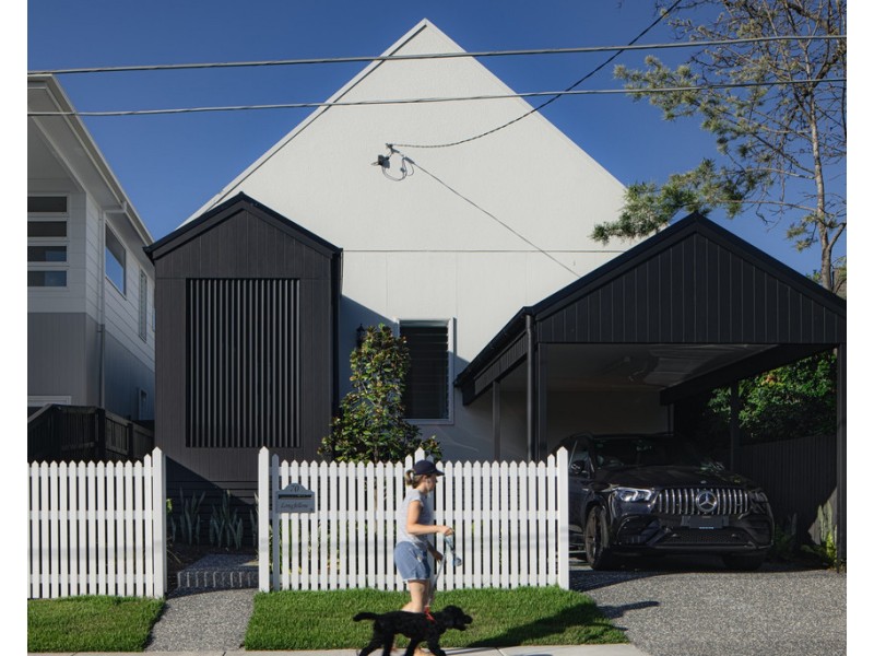 70 Longfellow Street, Norman Park QLD 4170