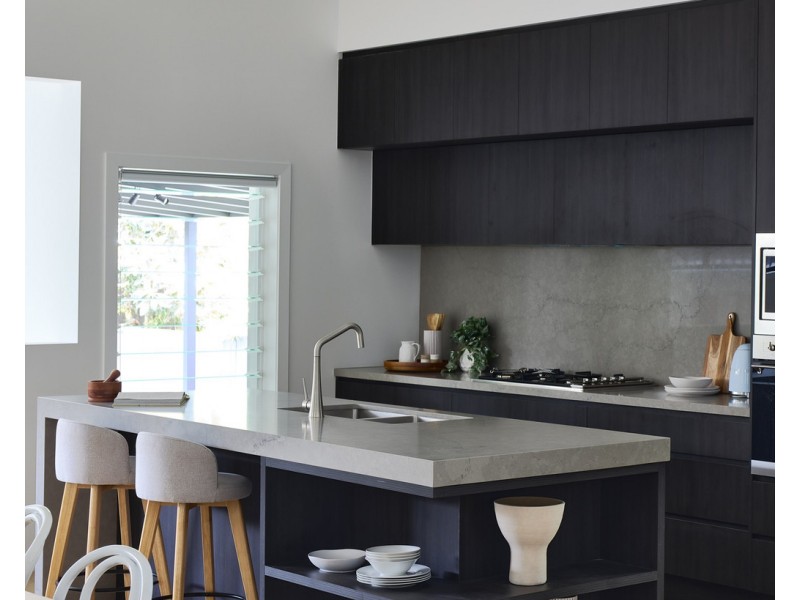 70 Longfellow Street, Norman Park QLD 4170