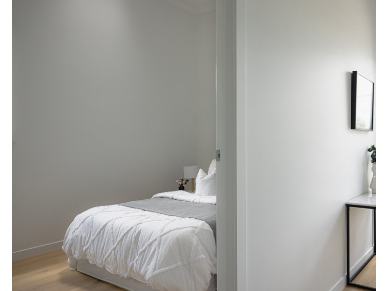 70 Longfellow Street, Norman Park QLD 4170