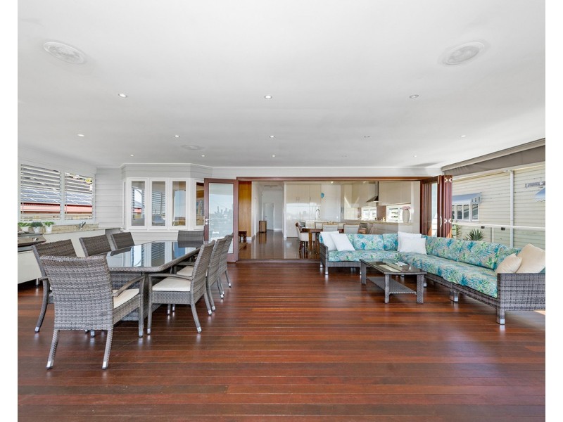 63 Cracknell Road, Annerley QLD 4103