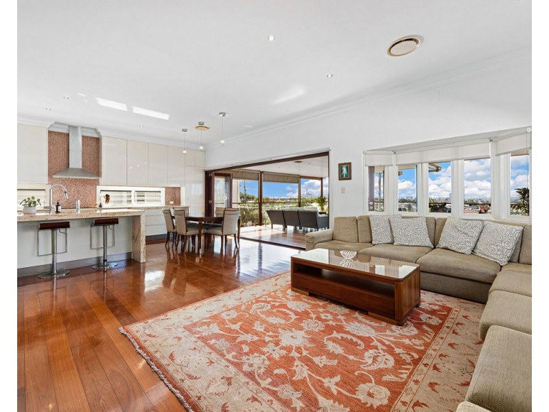 63 Cracknell Road, Annerley QLD 4103