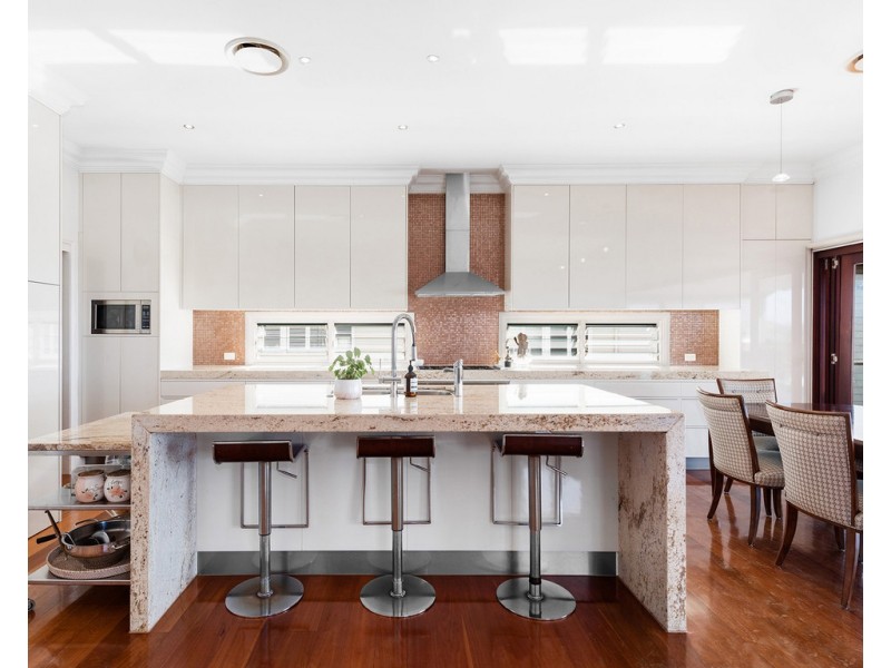 63 Cracknell Road, Annerley QLD 4103