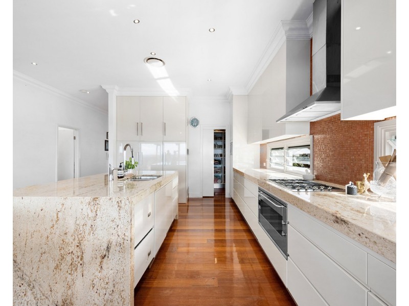 63 Cracknell Road, Annerley QLD 4103