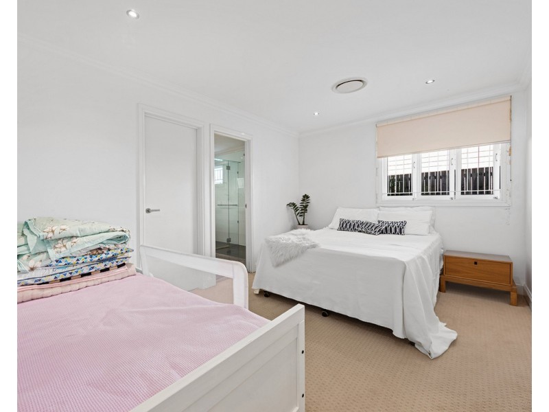 63 Cracknell Road, Annerley QLD 4103