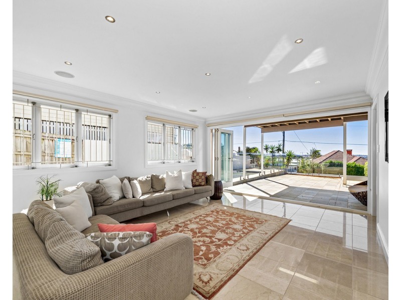 63 Cracknell Road, Annerley QLD 4103