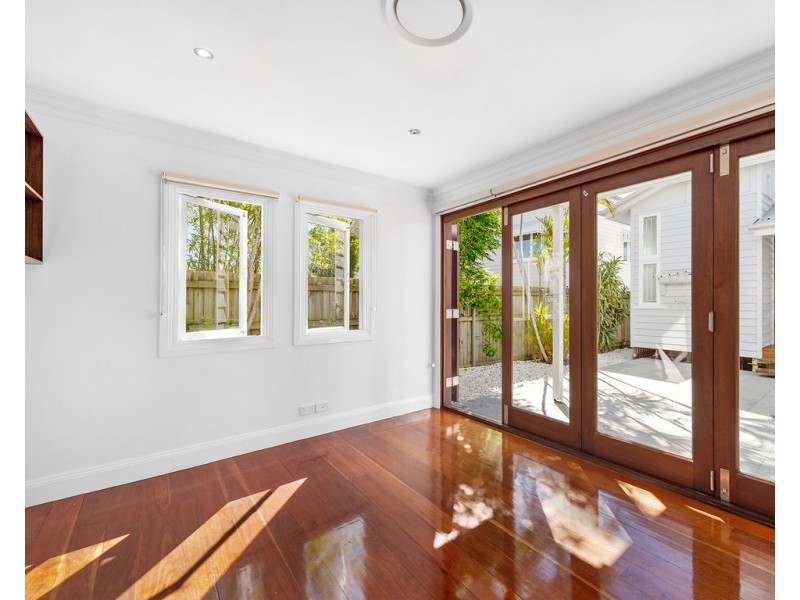 63 Cracknell Road, Annerley QLD 4103