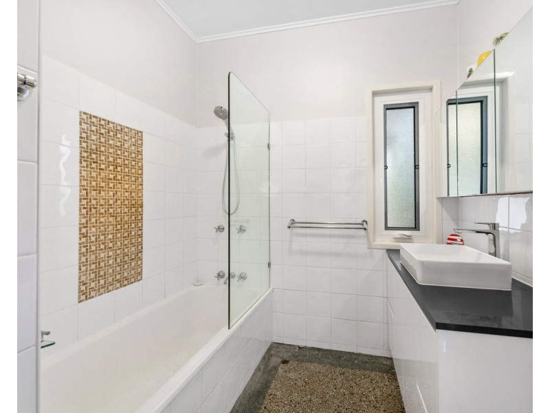 53 Samuel Street, Camp Hill QLD 4152