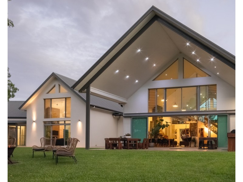 753 Clear Mountain Road, Clear Mountain QLD 4500