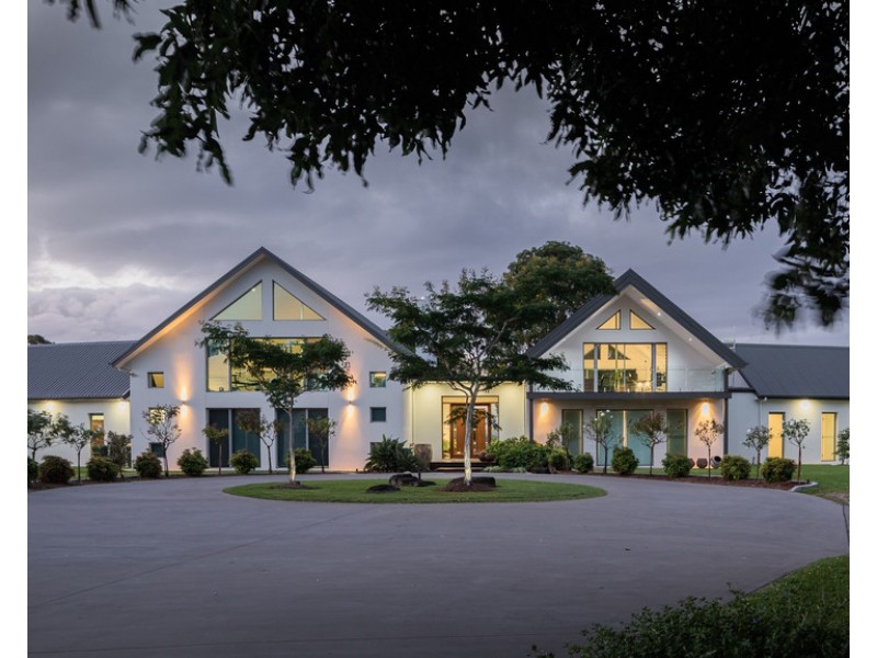 753 Clear Mountain Road, Clear Mountain QLD 4500