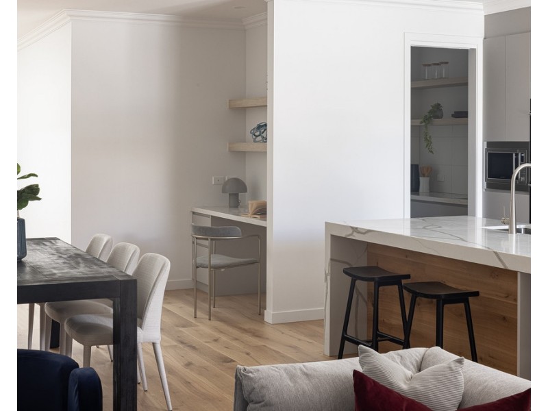 68 Longfellow Street, Norman Park QLD 4170