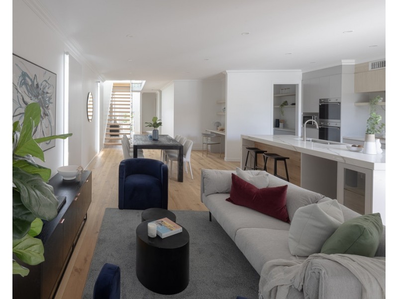 68 Longfellow Street, Norman Park QLD 4170