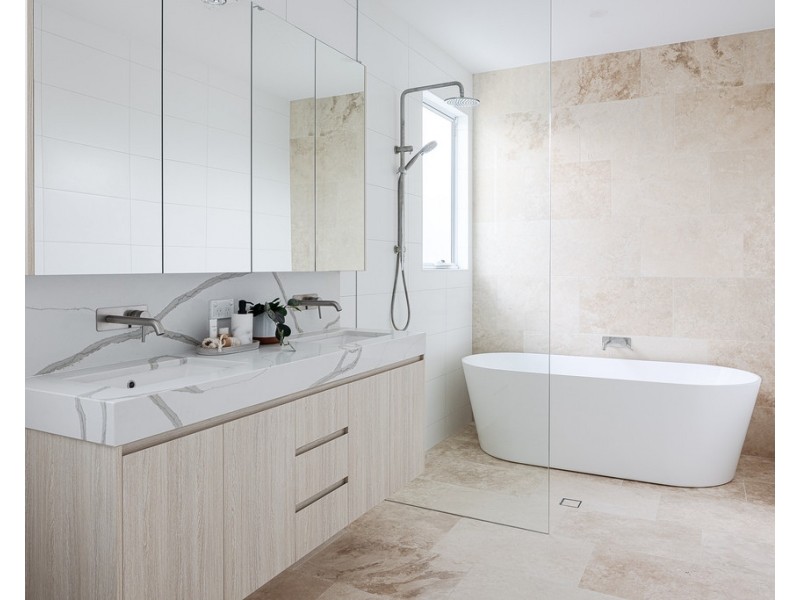 68 Longfellow Street, Norman Park QLD 4170