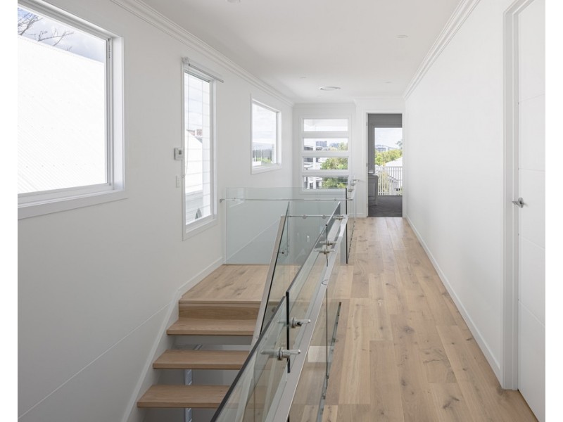 68 Longfellow Street, Norman Park QLD 4170