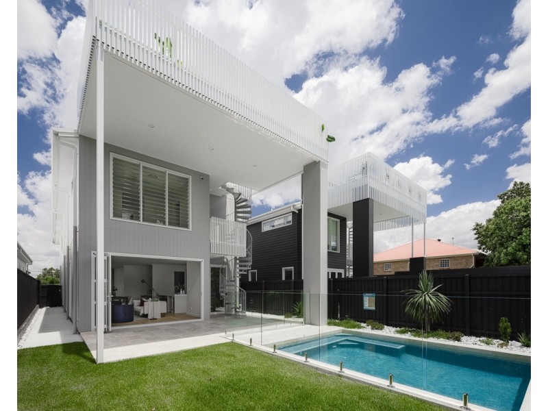 68 Longfellow Street, Norman Park QLD 4170