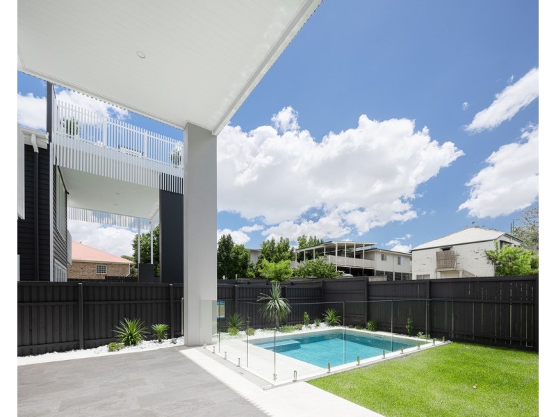 68 Longfellow Street, Norman Park QLD 4170