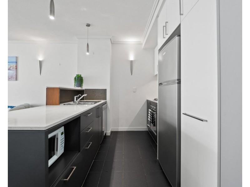 818/43 Hercules Street, Hamilton QLD 4007