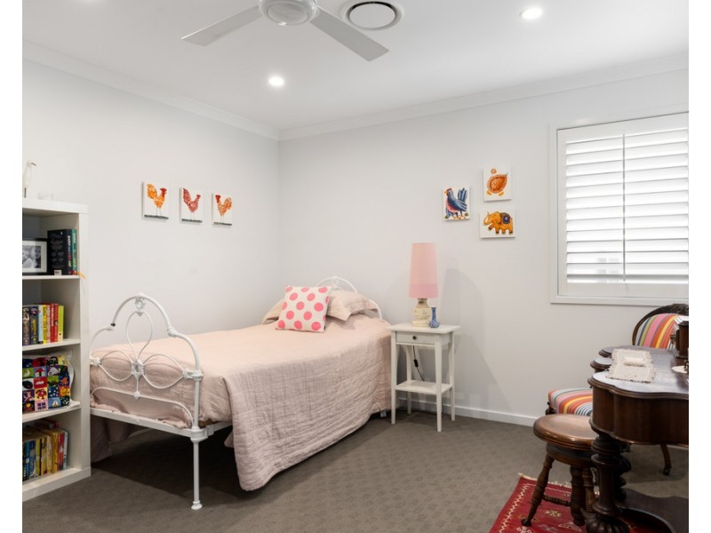 12 Blaikie Street, Hendra QLD 4011