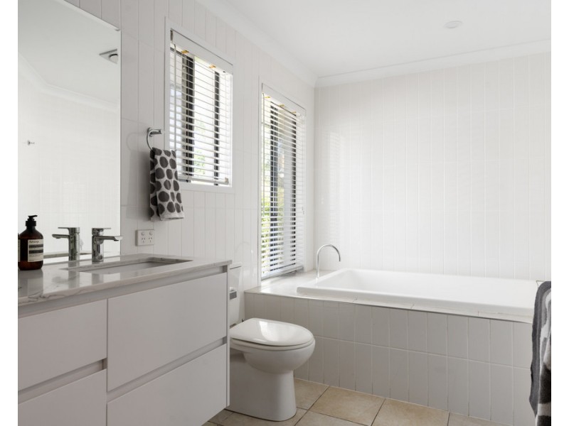 12 Blaikie Street, Hendra QLD 4011