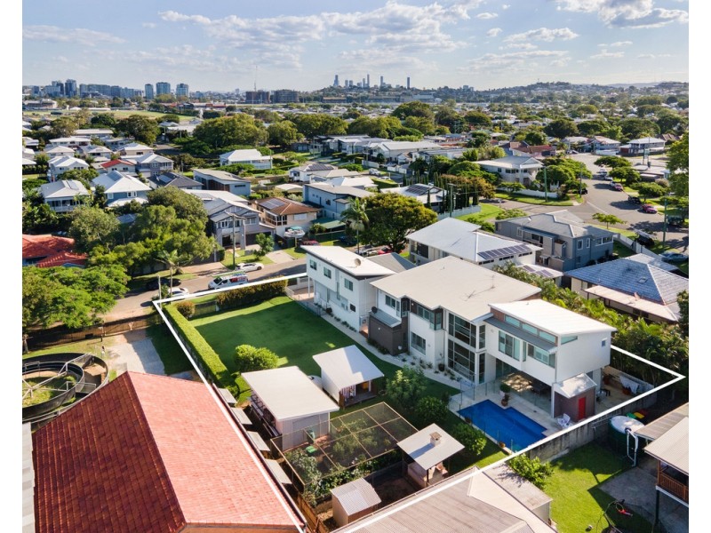 10 Williams Avenue, Hendra QLD 4011