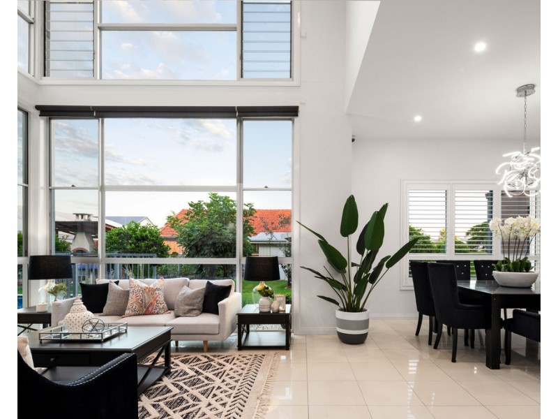 10 Williams Avenue, Hendra QLD 4011