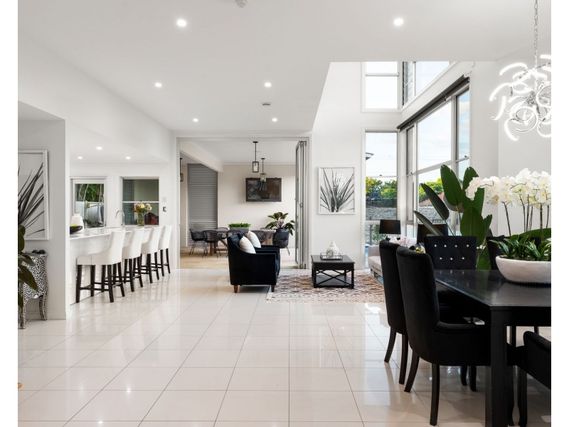 10 Williams Avenue, Hendra QLD 4011