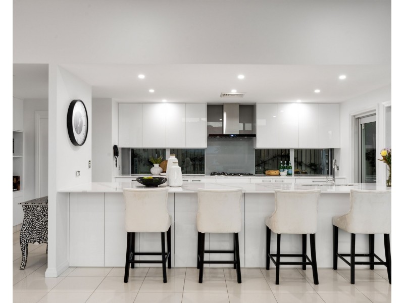 10 Williams Avenue, Hendra QLD 4011