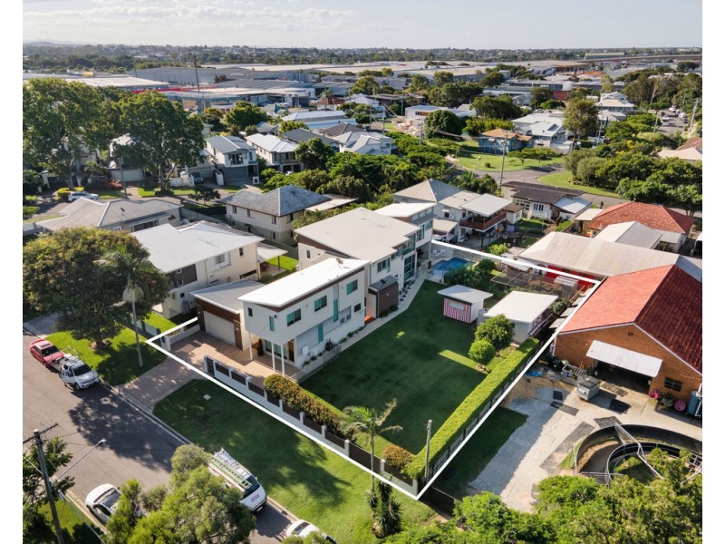10 Williams Avenue, Hendra QLD 4011