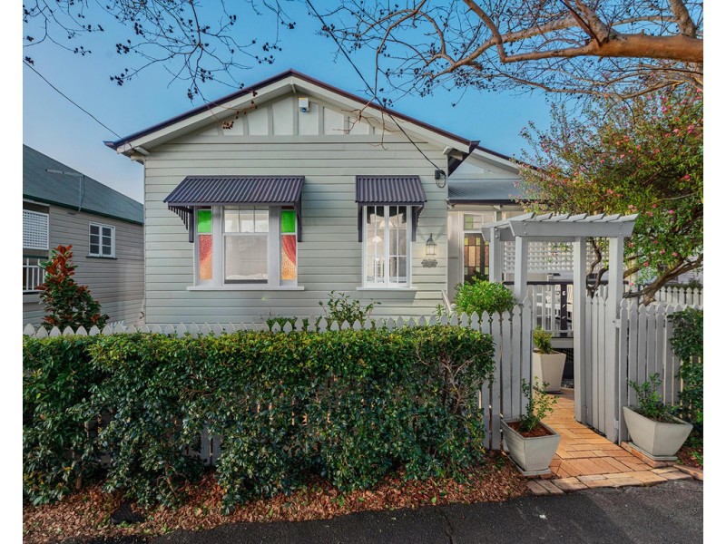 13 Arthur Terrace, Red Hill QLD 4059