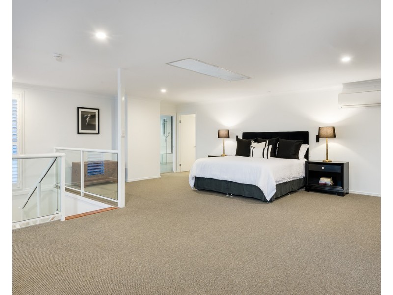7 Satinwood Court, Bardon QLD 4065