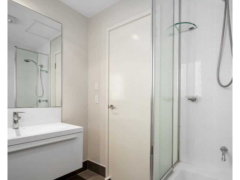 33 Rosina Street, Kangaroo Point QLD 4169