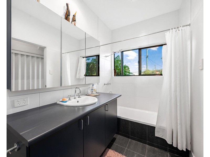 65 O’Quinn Street, Nudgee Beach QLD 4014