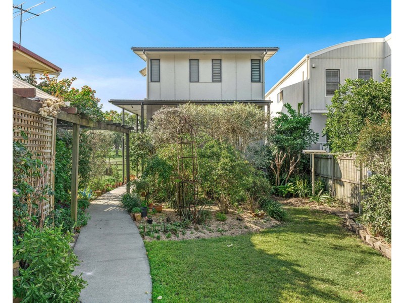 65 O’Quinn Street, Nudgee Beach QLD 4014