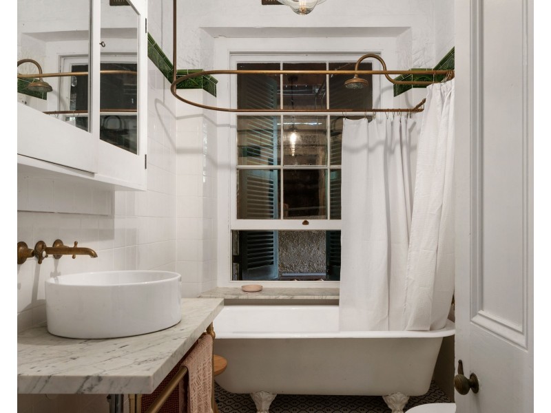 101 Windsor Road, Red Hill QLD 4059