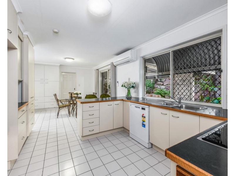 18 Bracknell Place, Ashgrove QLD 4060