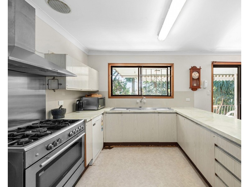 15 Tamarang Street, Tarragindi QLD 4121