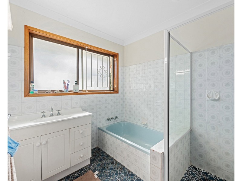 15 Tamarang Street, Tarragindi QLD 4121