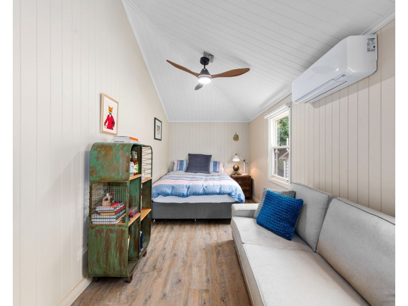 21 Manchester Terrace, Taringa QLD 4068