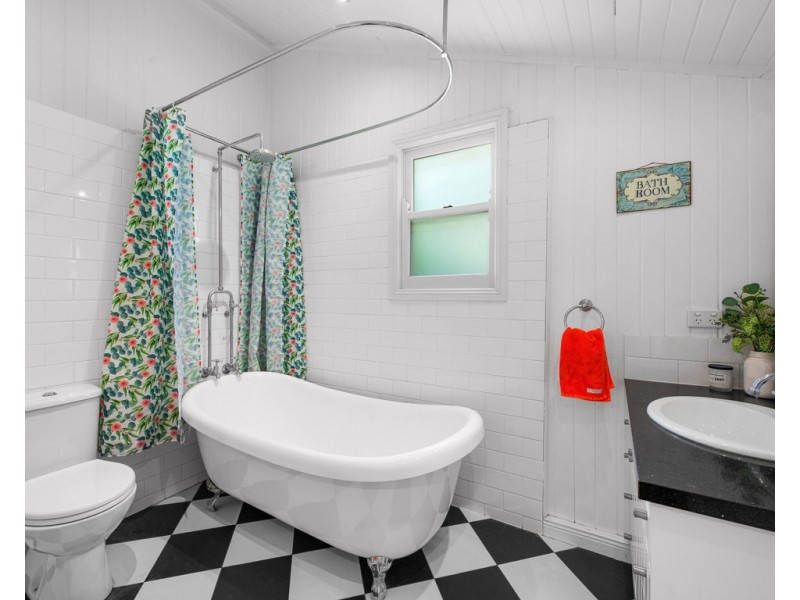 21 Manchester Terrace, Taringa QLD 4068