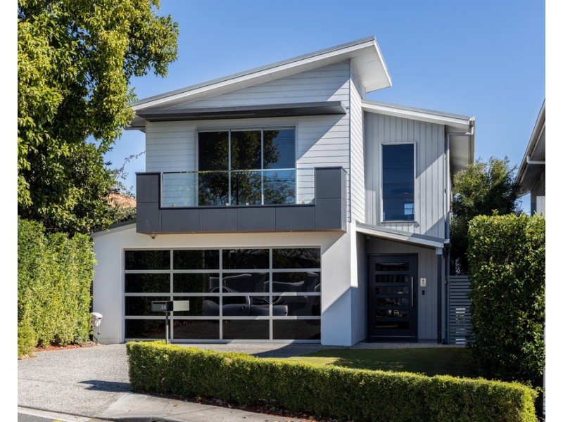 34 Hipwood Road, Hamilton QLD 4007