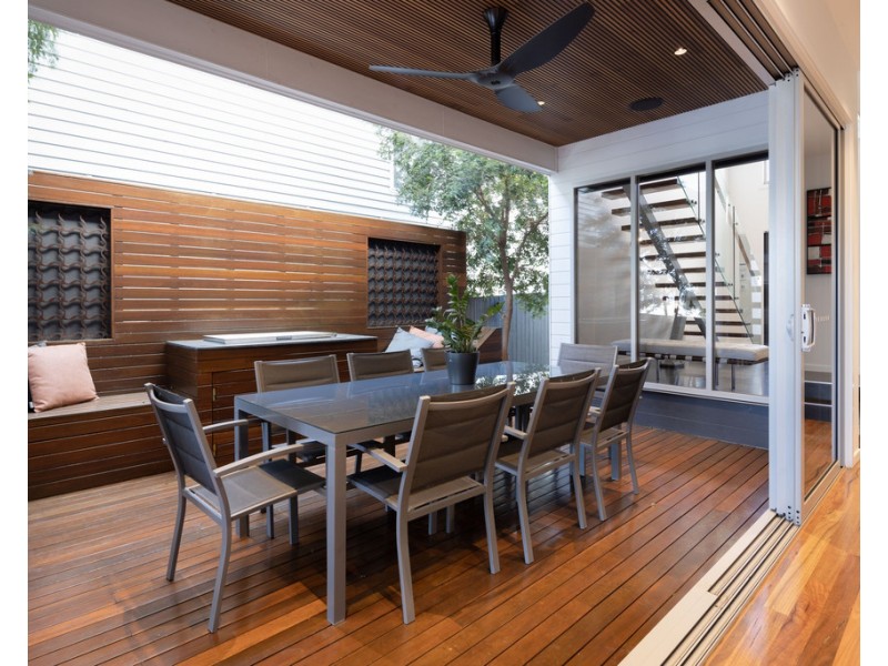 34 Hipwood Road, Hamilton QLD 4007