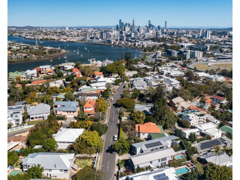 34 Hipwood Road, Hamilton QLD 4007