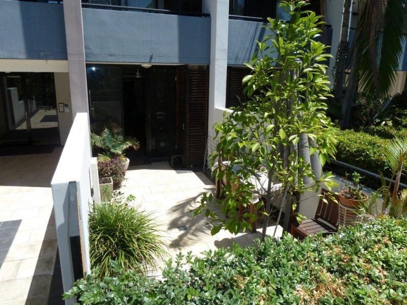 8/26 Holland Street, Toowong QLD 4066