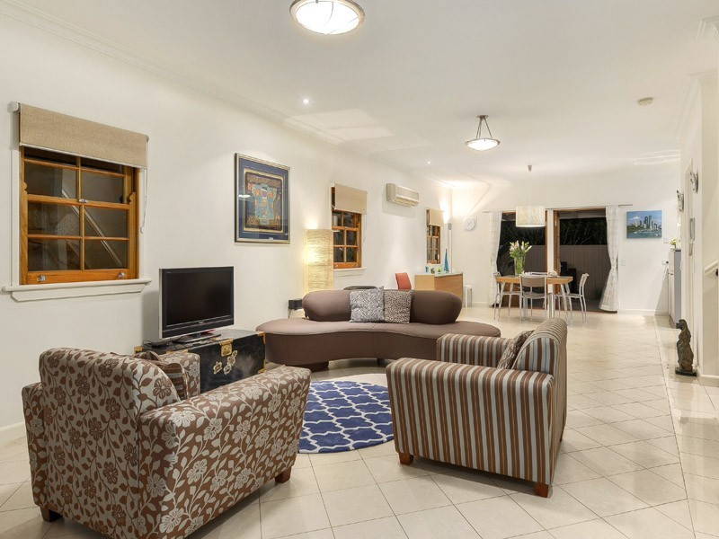 70 Kennigo Street, Spring Hill QLD 4000